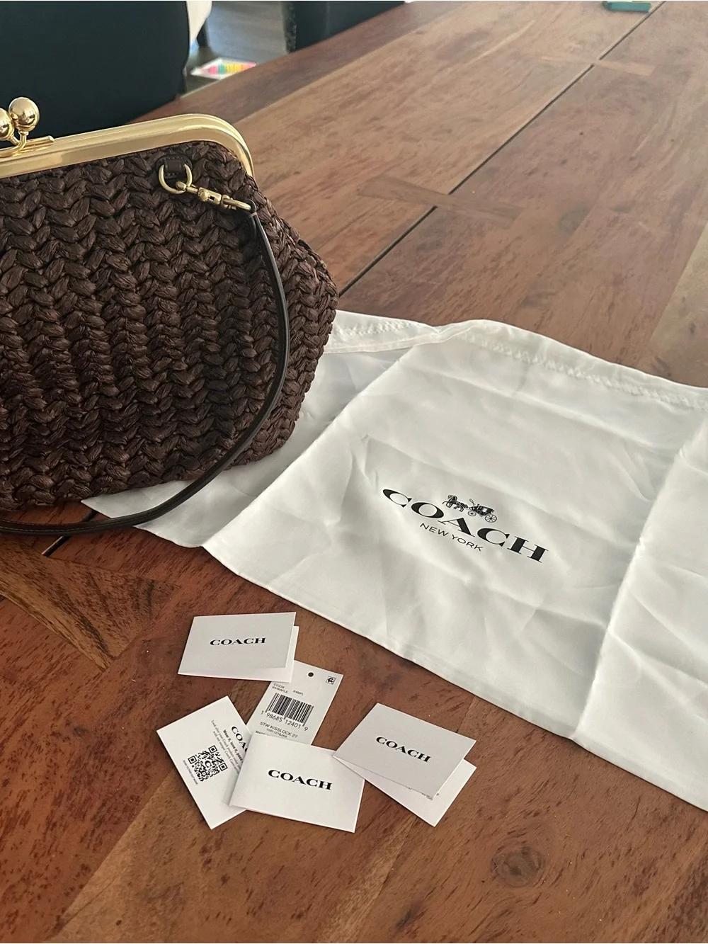 COACH Maple Kisslock 27 medium Clutch with Gold-Tone Hardware